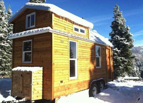 Mini dům v zimní lyžařské sezóně