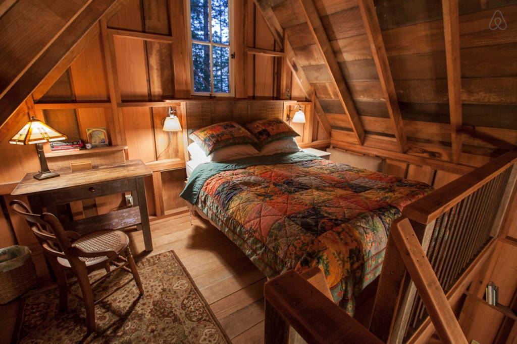 Airbnb-Mendocino-Cabin-Loft